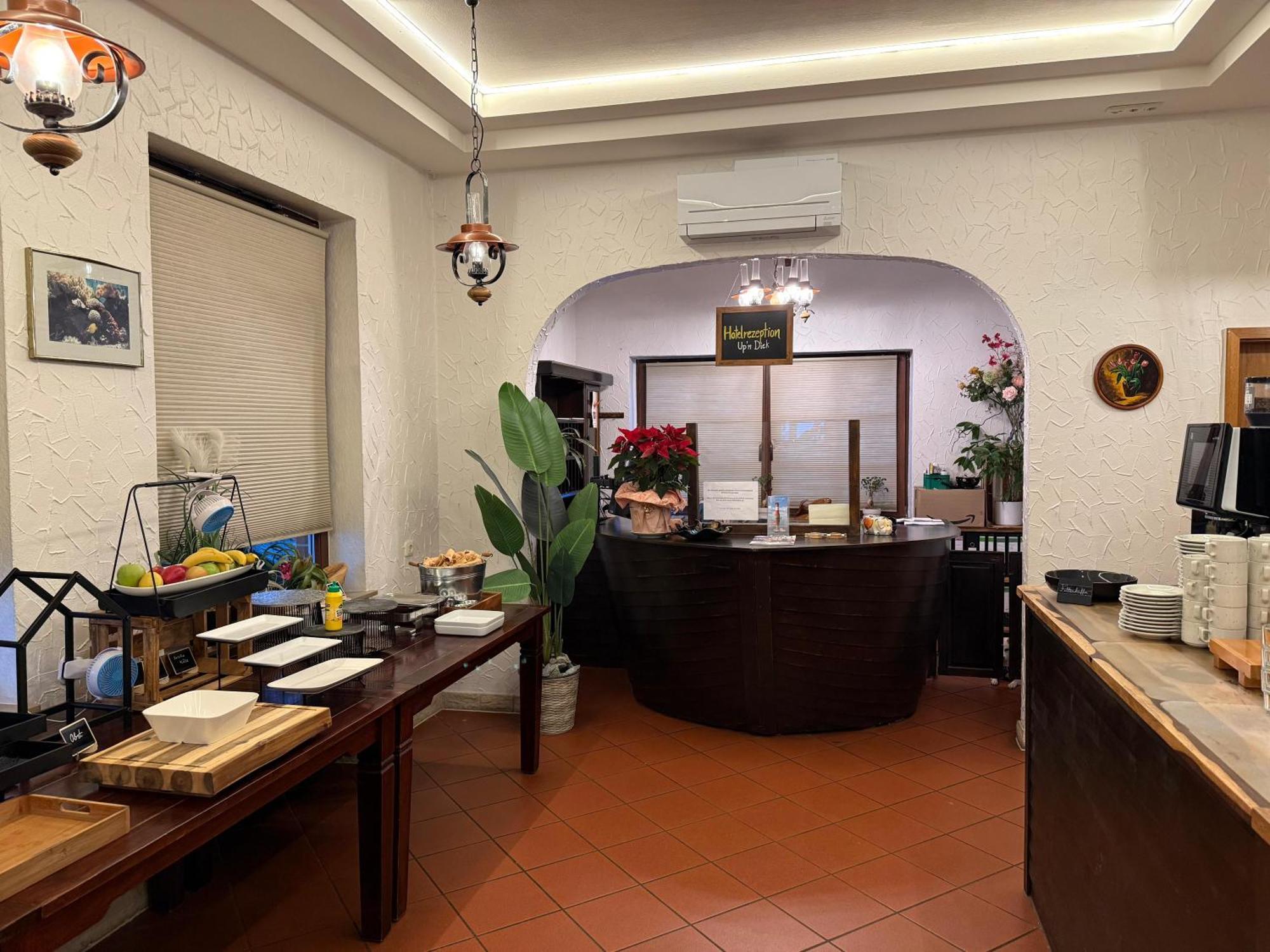 Hotel Up'N Diek 丹加斯特 外观 照片